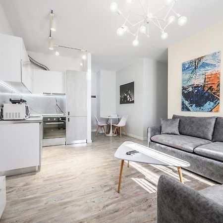 Miku Apartment-Modernly Designed Downtown Tirana Exteriör bild