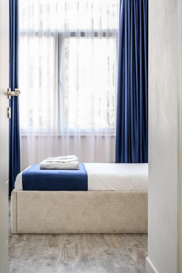 Miku Apartment-Modernly Designed Downtown Tirana Exteriör bild