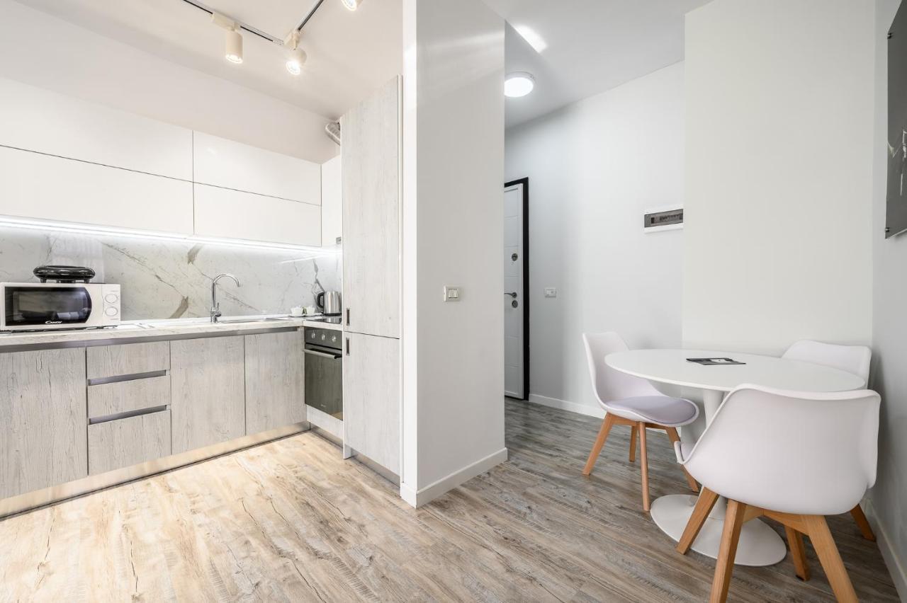 Miku Apartment-Modernly Designed Downtown Tirana Exteriör bild