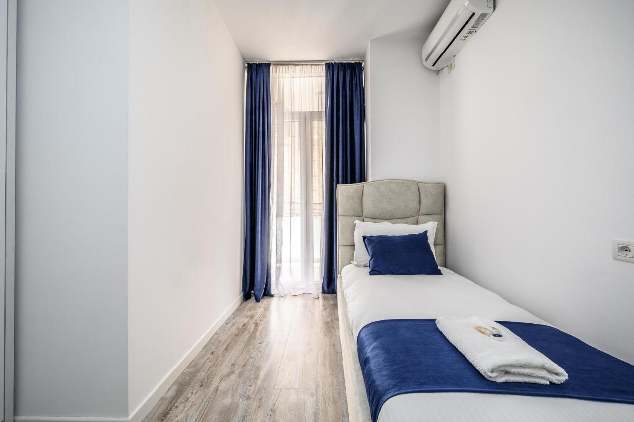Miku Apartment-Modernly Designed Downtown Tirana Exteriör bild