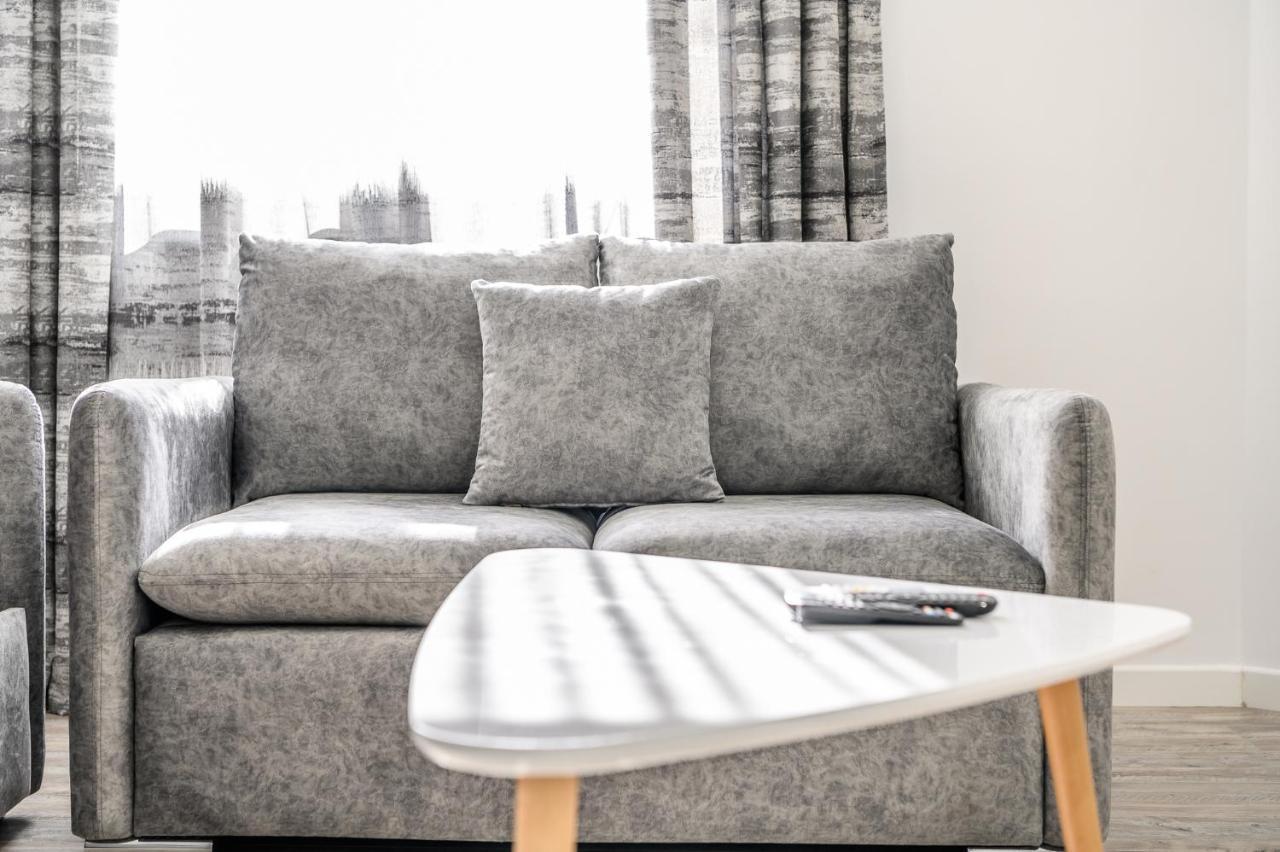 Miku Apartment-Modernly Designed Downtown Tirana Exteriör bild